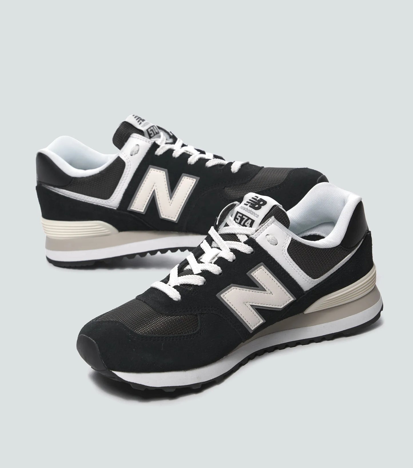 NEW BALANCE 574 - BLACK WHITE
