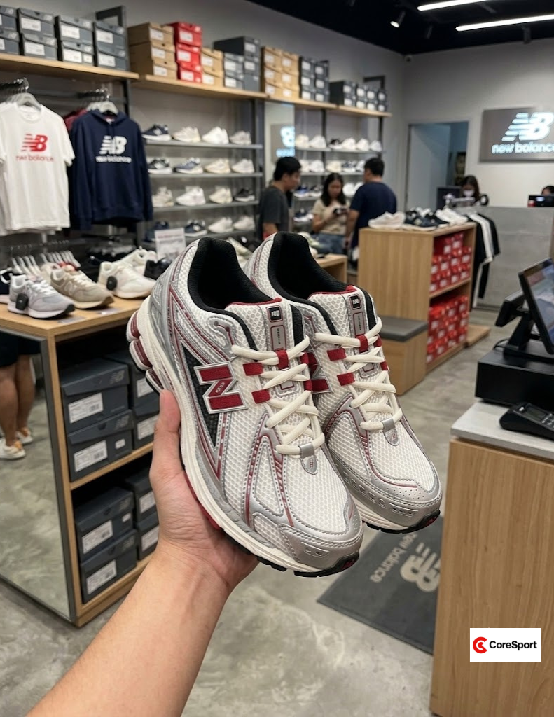 NEW BALANCE 1906R - METALLIC SILVER